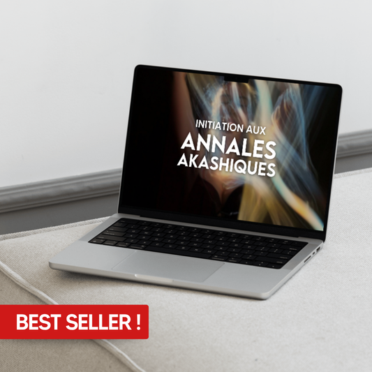 Ordinateur portable affichant l’écran du programme « Initiation aux Annales Akashiques » de Claire Sunrose, avec un fond énergétique abstrait lumineux et la mention « Best Seller » en bas à gauche.